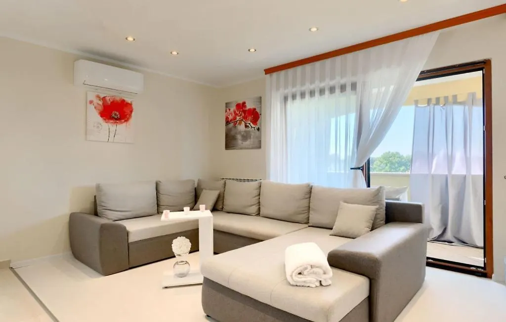 Beautiful Villa Vista Mare With Pool In ヴィジナダ